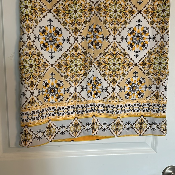 Women’s Lulus Floral Deco Shift Dress in Yellow - Size Small - Picture 10 of 11